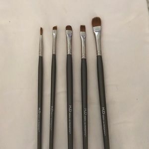 Set of MUD Brushes